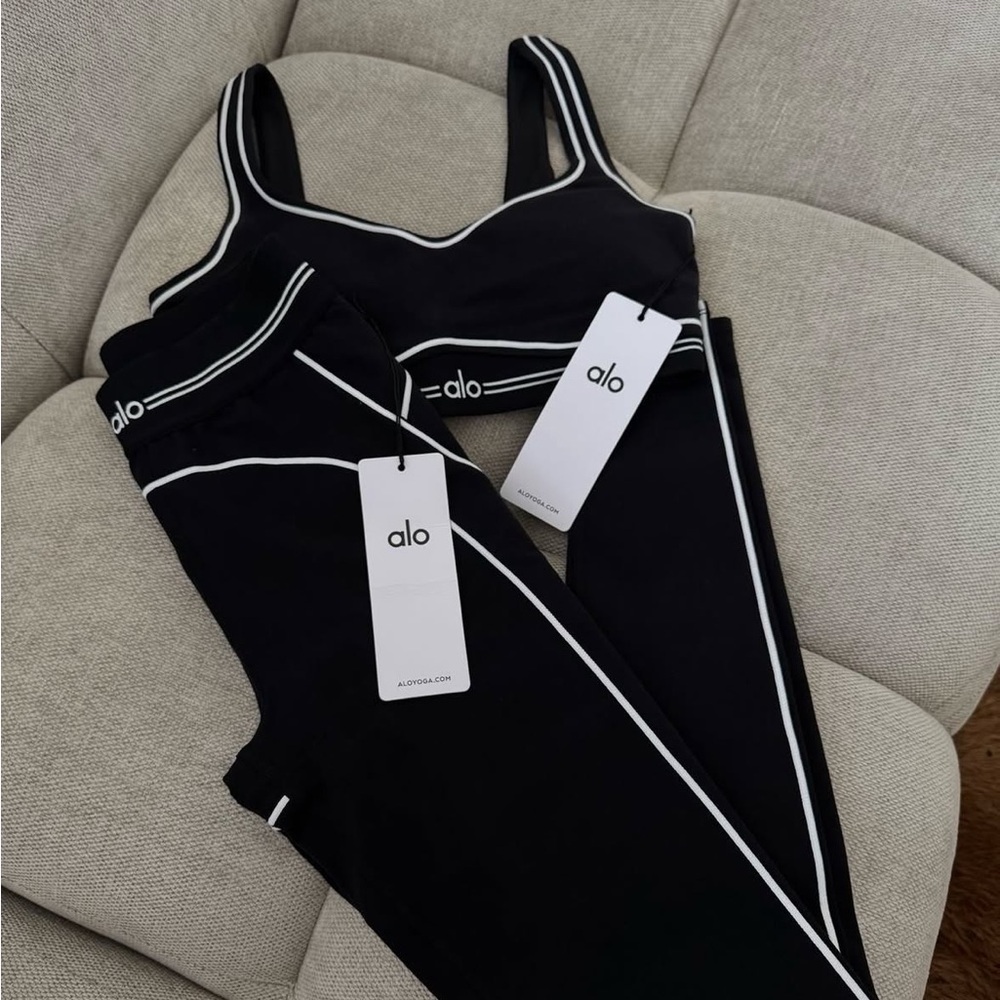 ALO Airbrush Heart throb legging and Sports Bra Black/White